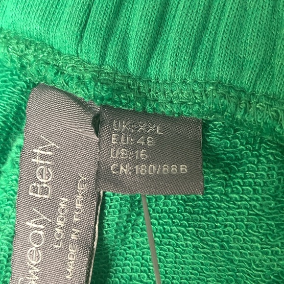 Sweaty Betty NWT After Class High Waisted Shorts, Green, Pockets - Picture 9 of 12